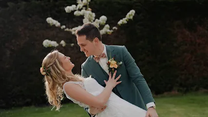 Image de Baptiste Maison Vidéaste - Mariages & Élopements Hauts-de-France & Destination Wedding - Livre d’or Audio
