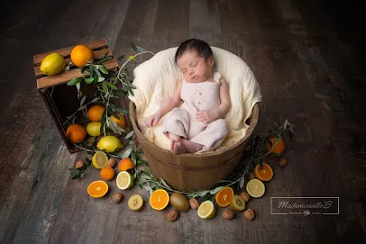 Image de Carine Sonmez spécialisée grossesse, naissance, bébé, enfant, famille, portrait