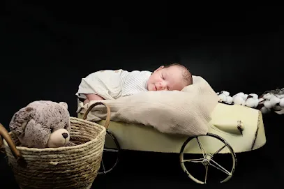 Image de Elina Ana - Photographe Grossesse Naissance Bébé Enfant Portrait Mariage Évènement Var-PACA