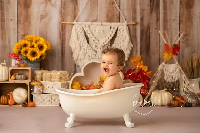 Image de Émeline Pajot Photographe - Grossesse & Naissance à Puyvert