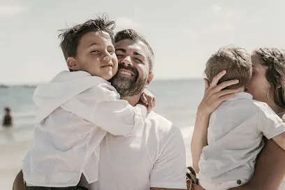 Image de Hélène Vinuesa | Vidéaste + Photographe Biscarrosse | Photographe Landes |Vidéaste de Mariage | couple | Grossesse | EVJF