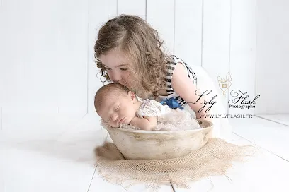 Image de Lyly Flash Photographe studio – photo Naissance Grossesse Bébé Enfant Famille Var PACA