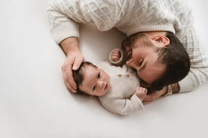 Image de Photographe grossesse, naissance, famille & mariage -Aurélie Noël