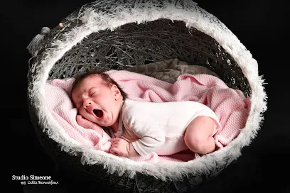 Image de Photographie Studio Simeone Sarl - Odile Bonnafoux Photographe -agrée ANTS