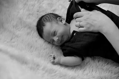 Image de Studio RMB: studio de photographie Paris. Spécialisé dans la prise de vue. Portrait Pro - Book mannequin, naissance, mariage